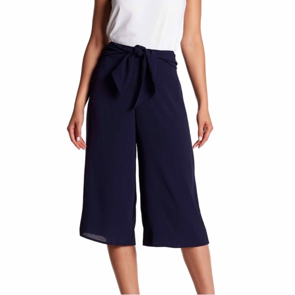 Olive + Oak navy blue cropped wide leg high rise pants with tie.